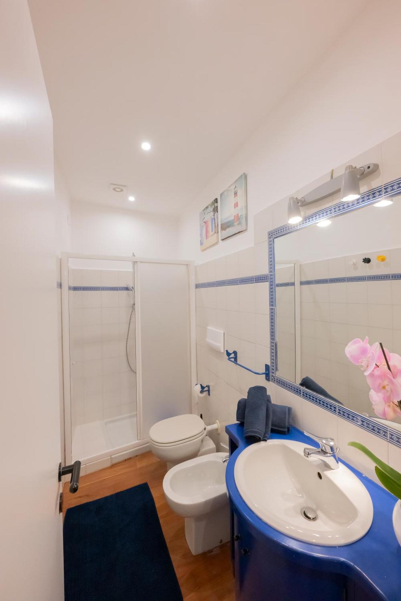 46 Santa Marta Appartement Lecco Buitenkant foto
